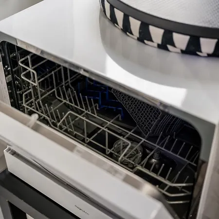 Apartment Wierzbiecice Comfort By Bookinghost