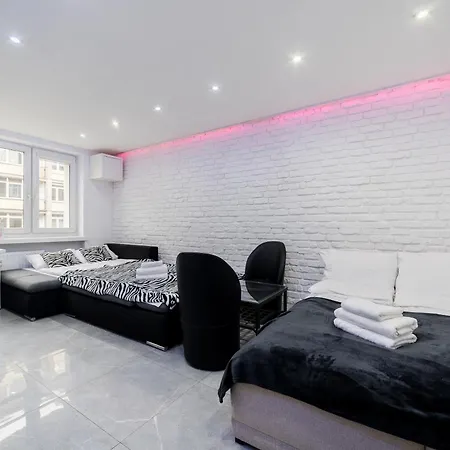 Wierzbiecice Comfort By Bookinghost Apartment *