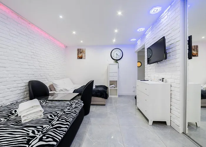 Wierzbiecice Comfort By Bookinghost Appartement