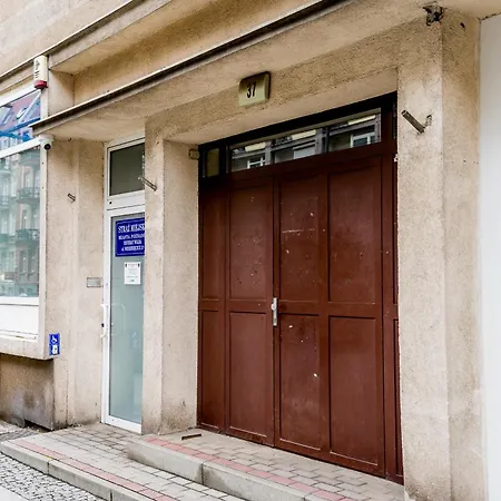 Appartement Wierzbiecice Comfort By Bookinghost